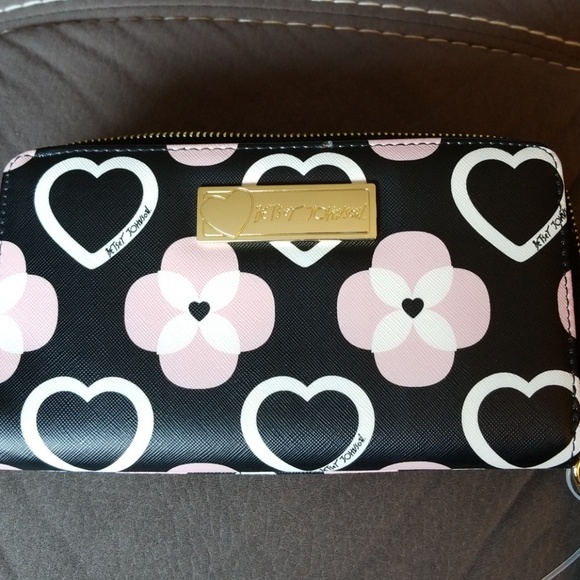 Betsey Johnson Handbags - NWT Betsy Johnson wristlet wallet